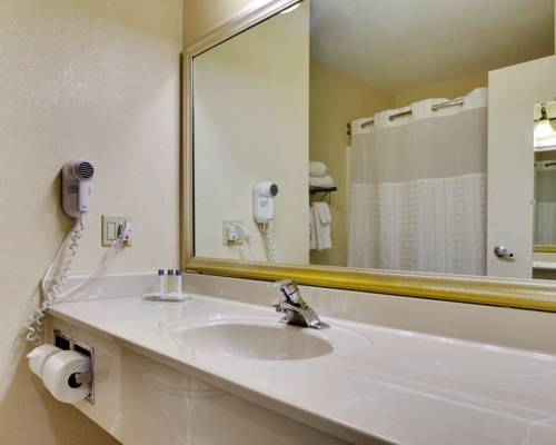 Imagen de la habitación del Hotel Everspring Inn & Suites. Foto 4