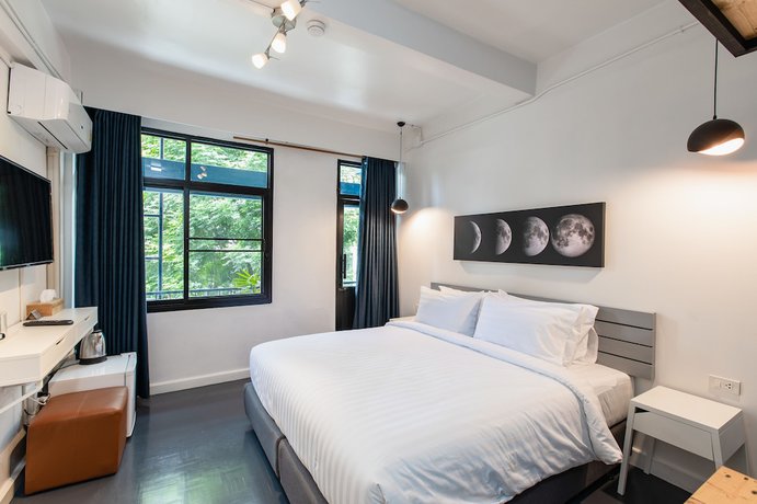 Imagen de la habitación del Hotel Every Surawong. Foto 6