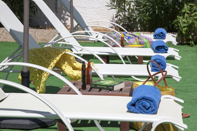 Imagen de la piscina del Hotel Evexia Boutique & Spa - Adults Only. Foto 11