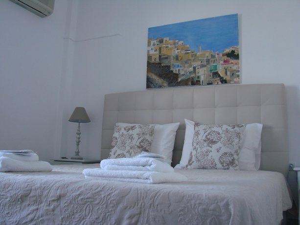 Imagen de la habitación del Hotel Evi Evan. Foto 7