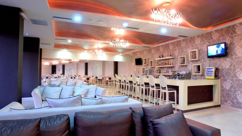 Imagen de los interiores del Hotel Evia And Suites. Foto 19
