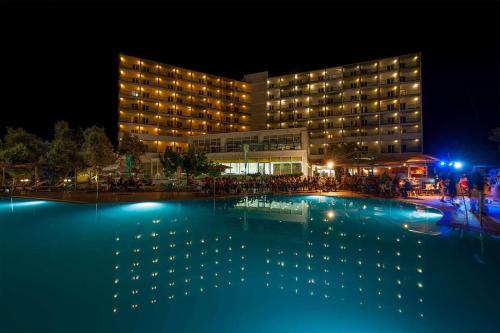 Imagen general del Hotel Evia Riviera Resort by Anayia. Foto 1
