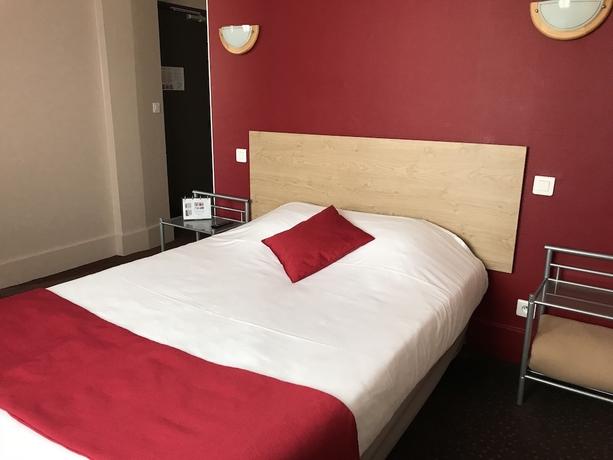Imagen de la habitación del Hotel Evian Express. Foto 7