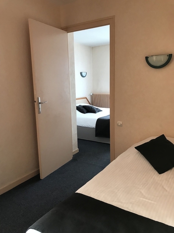 Imagen de la habitación del Hotel Evian Express. Foto 13