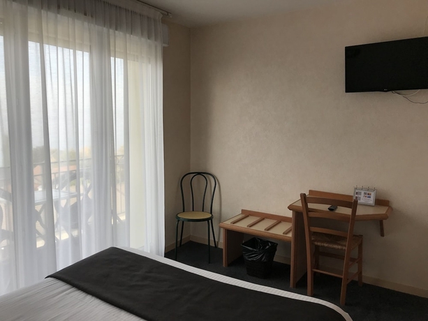 Imagen de la habitación del Hotel Evian Express. Foto 16