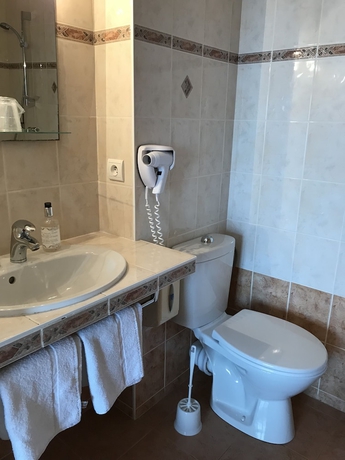 Imagen de la habitación del Hotel Evian Express. Foto 17