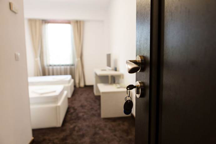 Imagen de la habitación del Hotel Evianne. Foto 10