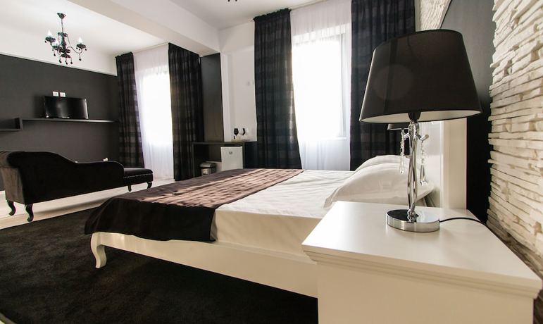 Imagen de la habitación del Hotel Evianne. Foto 16