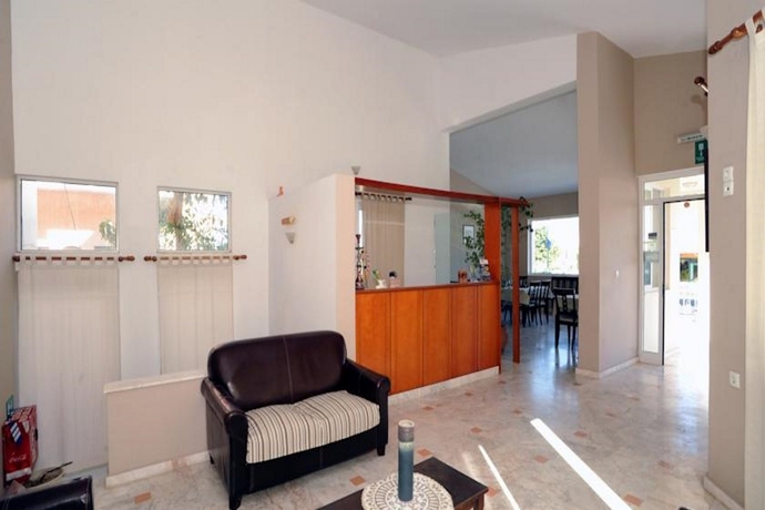 Imagen general del Hotel Evilion Apartments. Foto 4