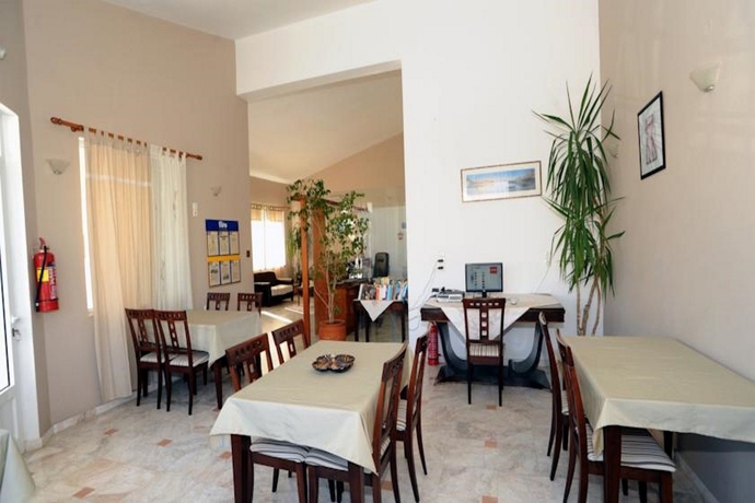 Imagen general del Hotel Evilion Apartments. Foto 7