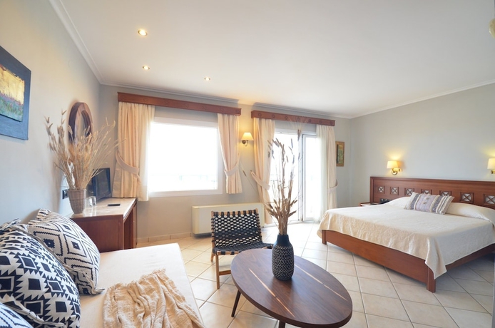 Imagen de la habitación del Hotel Evilion Sea and Sun. Foto 8