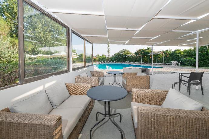 Imagen del bar/restaurante del Hotel Evita Elite. Foto 3