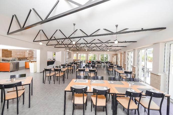 Imagen del bar/restaurante del Hotel Evita Elite. Foto 5