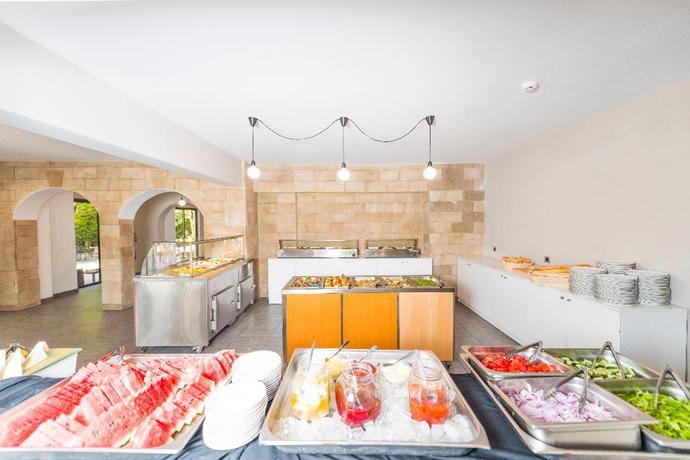 Imagen del bar/restaurante del Hotel Evita Elite. Foto 7