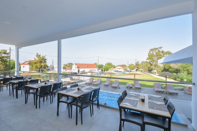 Imagen del bar/restaurante del Hotel Evita Mare. Foto 2