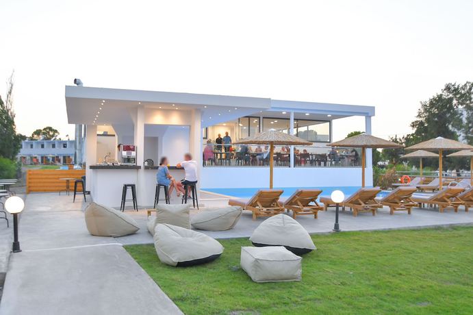 Imagen de los exteriores del Hotel Evita Mare. Foto 8