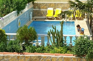 Imagen de la piscina del Hotel Evren. Foto 5