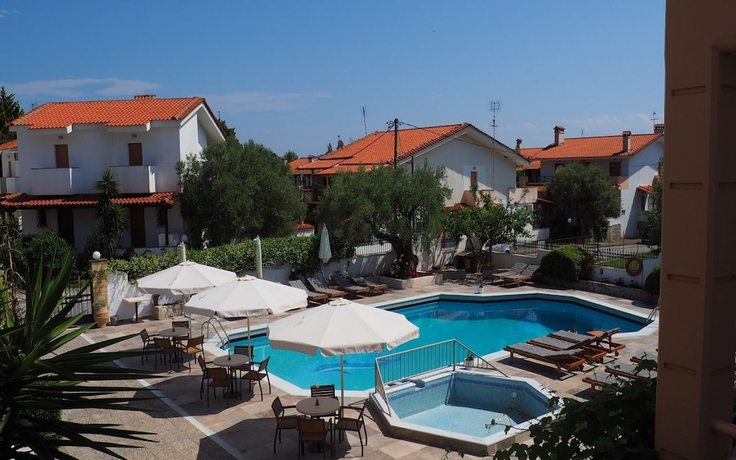 Imagen de la piscina del Hotel Evridiki, Fourka. Foto 13