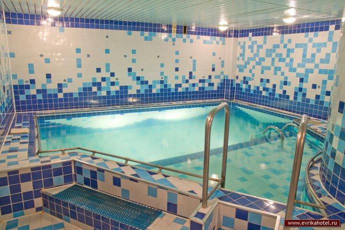 Imagen de la piscina del Hotel Evrika Hotel. Foto 7