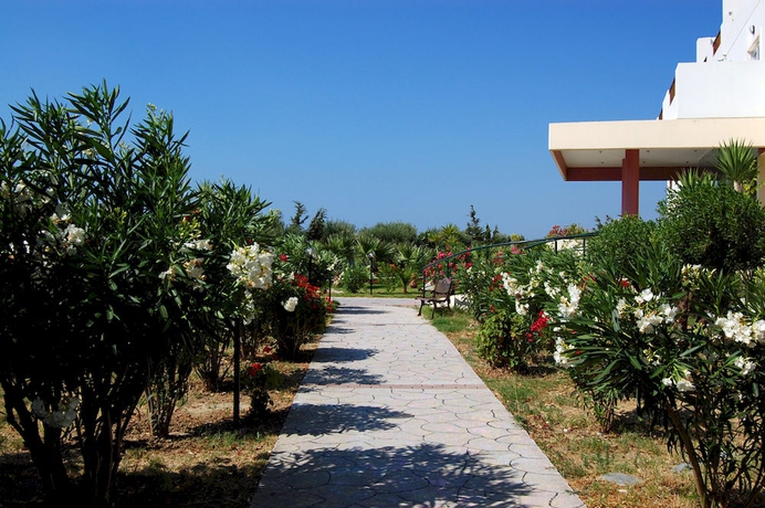 Imagen de los exteriores del Hotel Evripides Village. Foto 7