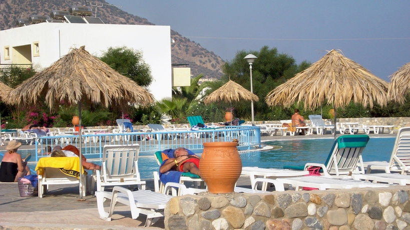 Imagen de los exteriores del Hotel Evripides Village. Foto 8