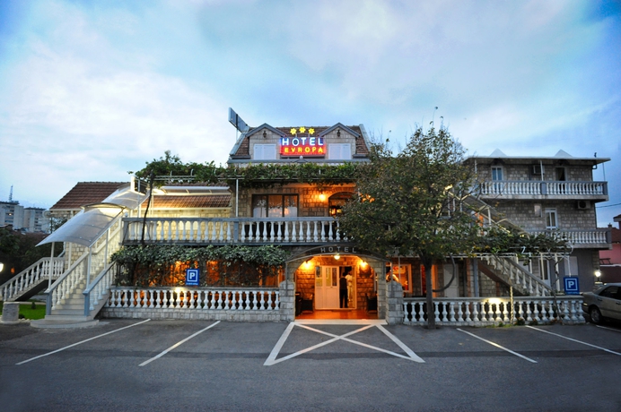 Imagen de los exteriores del Hotel Evropa. Foto 6