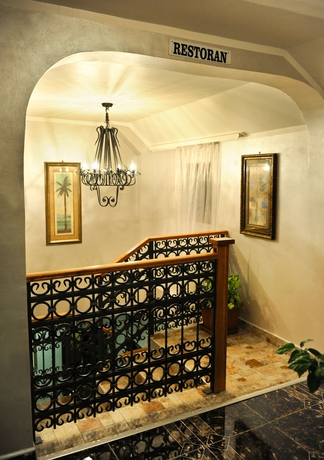 Imagen de los interiores del Hotel Evropa. Foto 9