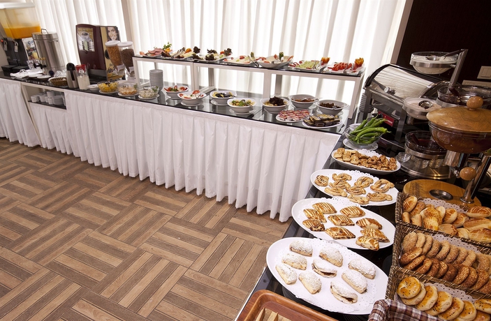 Imagen del bar/restaurante del Hotel Evsen - Adults Only. Foto 3