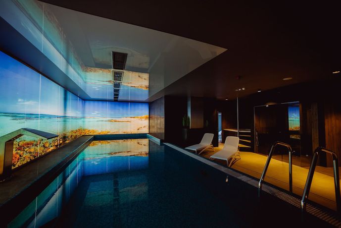 Imagen de la piscina del Hotel Evva Business and Wellness. Foto 20
