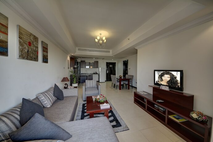 Imagen de la habitación del Hotel Ewan Ajman Suites. Foto 18