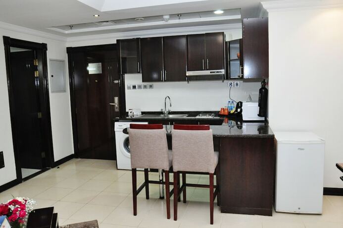 Imagen de la habitación del Hotel Ewan Ajman Suites. Foto 20