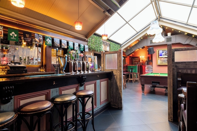 Imagen del bar/restaurante del Hotel Ewings Bar and Self-Catering Accommodation. Foto 4