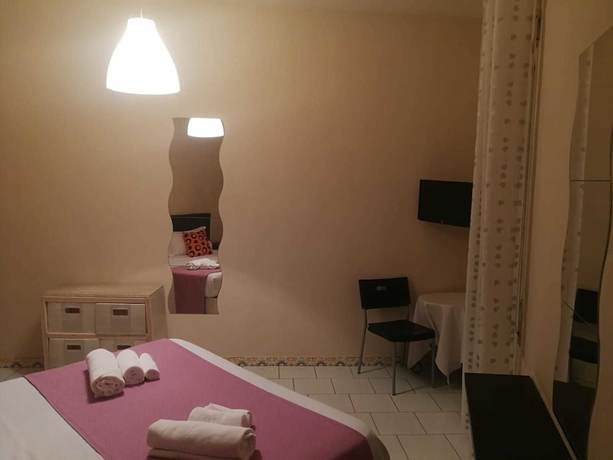 Imagen de la habitación del Hotel Exagon Flower. Foto 15