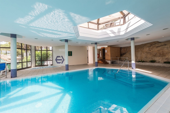 Imagen de la piscina del Hotel Exagon Park. Foto 18