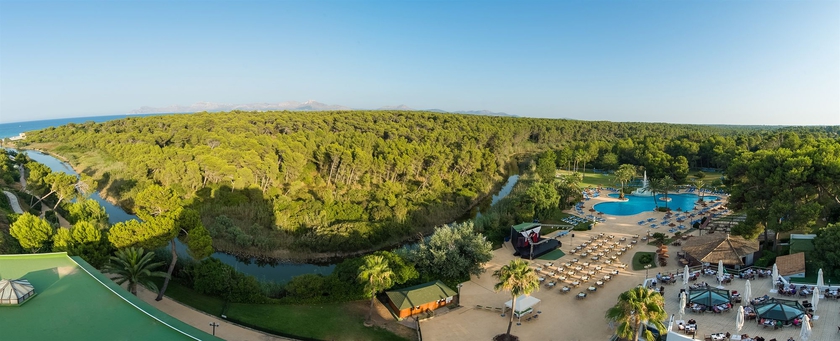 Imagen de los exteriores del Hotel Exagon Park. Foto 10