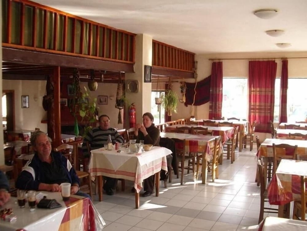 Imagen del bar/restaurante del Hotel Exari. Foto 4