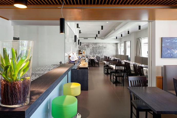 Imagen del bar/restaurante del Hotel Excel Milano 3. Foto 17