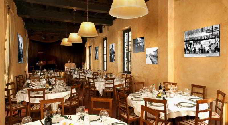 Imagen del bar/restaurante del Hotel Excel Naviglio - Ca'Bianca. Foto 2