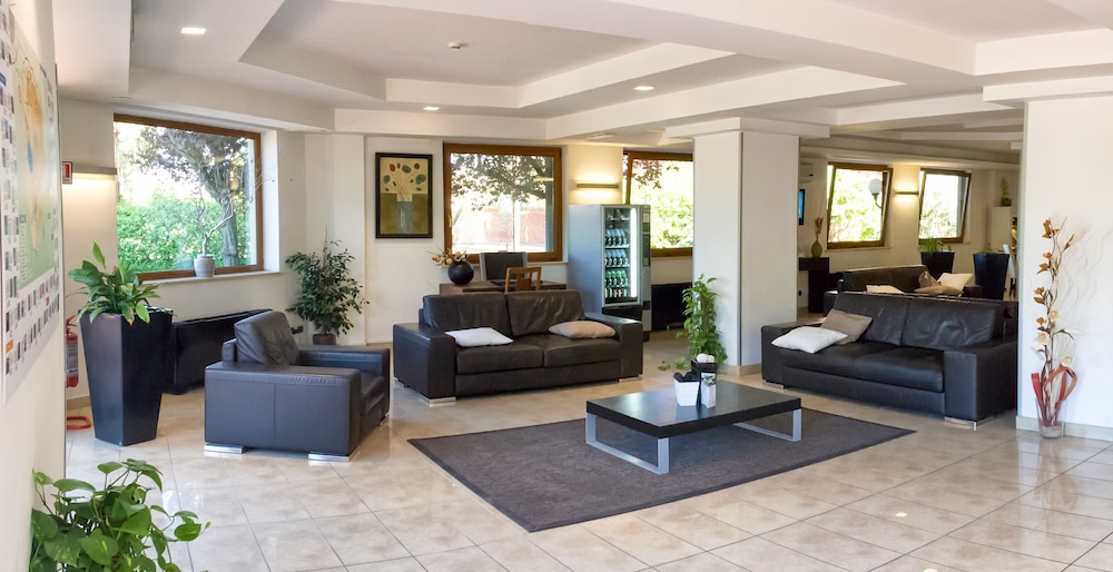 Imagen de los interiores del Hotel Excel Roma Ciampino. Foto 19