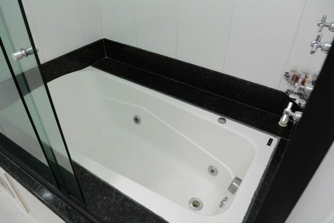 Imagen de la habitación del Hotel Excellence Plaza. Foto 22
