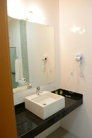 Imagen de la habitación del Hotel Excellence Plaza. Foto 28