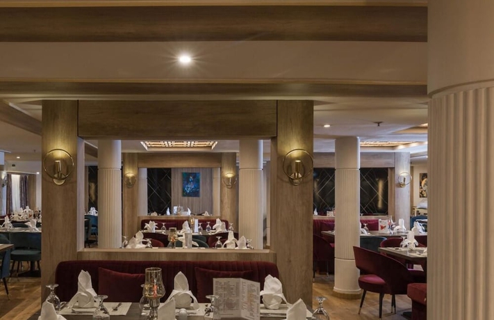 Imagen del bar/restaurante del Hotel Excellent Nile cruise 4 and 6 Nights. Foto 5