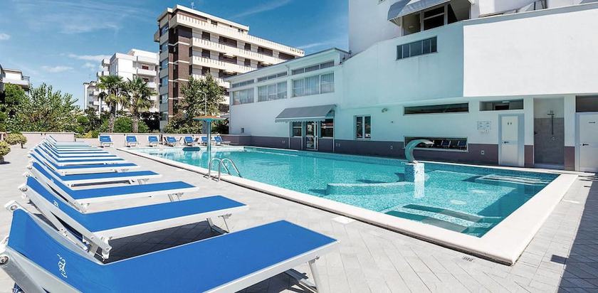 Imagen de la piscina del Hotel Excelsior, Alba Adri&aacute;tica. Foto 19
