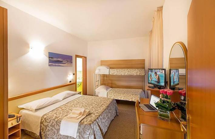 Imagen de la habitación del Hotel Excelsior, Alba Adri&aacute;tica. Foto 10