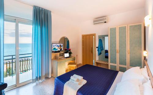 Imagen de la habitación del Hotel Excelsior, Alba Adri&aacute;tica. Foto 16
