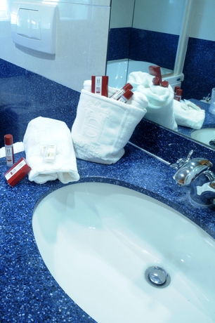 Imagen de la habitación del Hotel Excelsior Bari. Foto 7