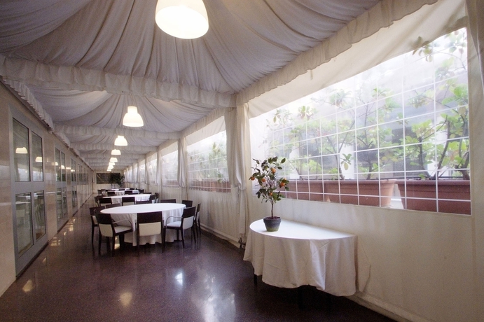 Imagen del bar/restaurante del Hotel Excelsior Bari. Foto 6