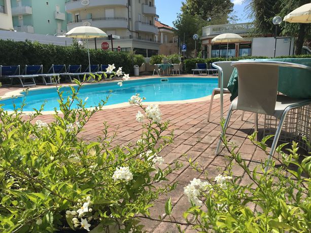 Imagen de la piscina del Hotel Excelsior, Cattolica. Foto 17