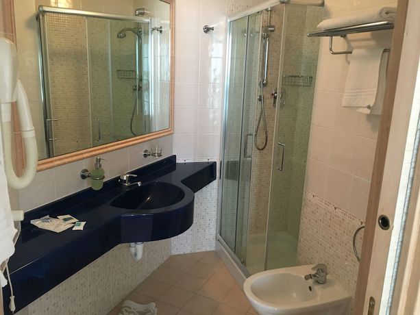 Imagen de la habitación del Hotel Excelsior, Cattolica. Foto 10