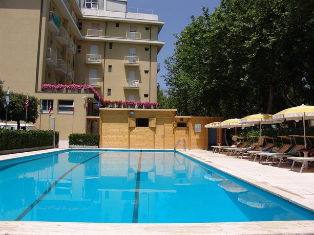 Imagen de la piscina del Hotel Excelsior, Cervia. Foto 16